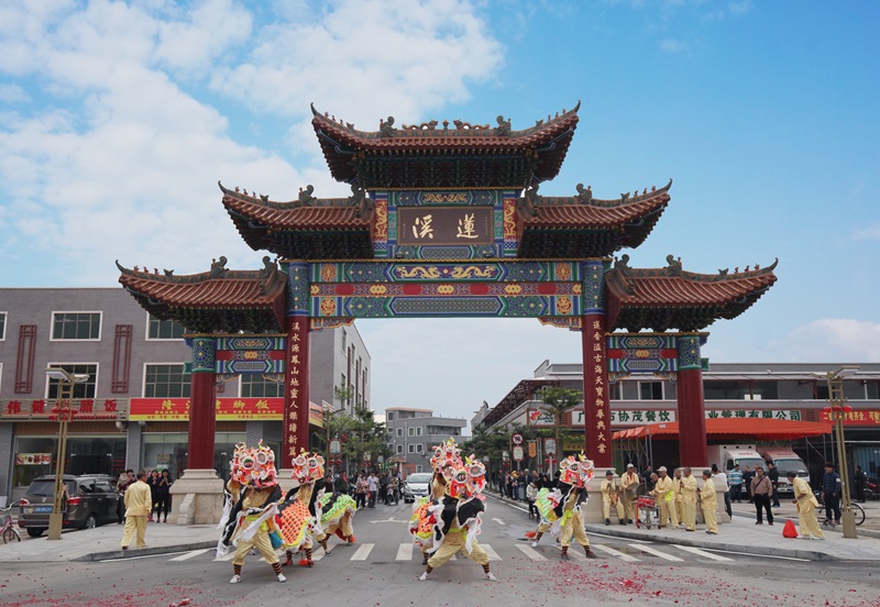 莲溪村牌坊.jpg