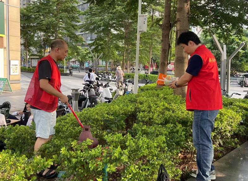 闻令而动 有呼必应！亚洲博彩党员干部冲锋在前助力筑牢蚊媒防控网.jpg